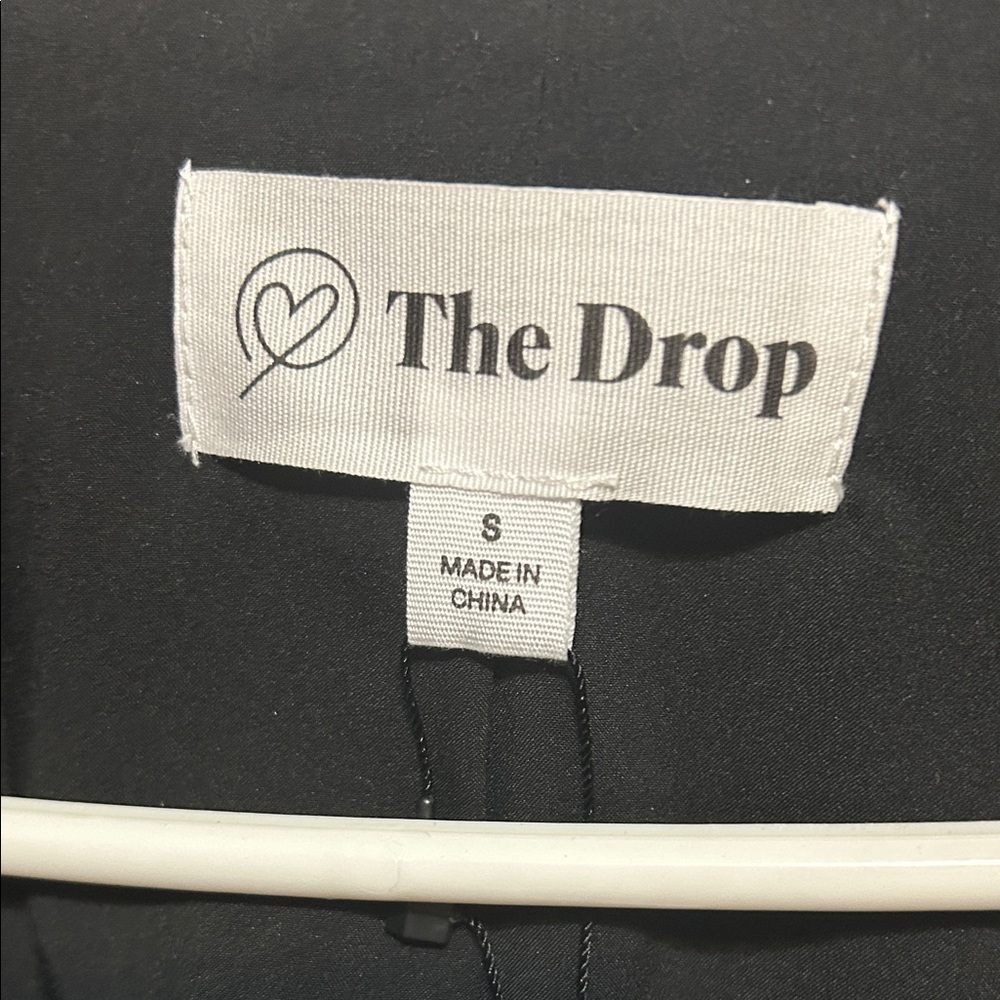 The Drop Women's Sleek Black Blazer - Picture 6 of 13